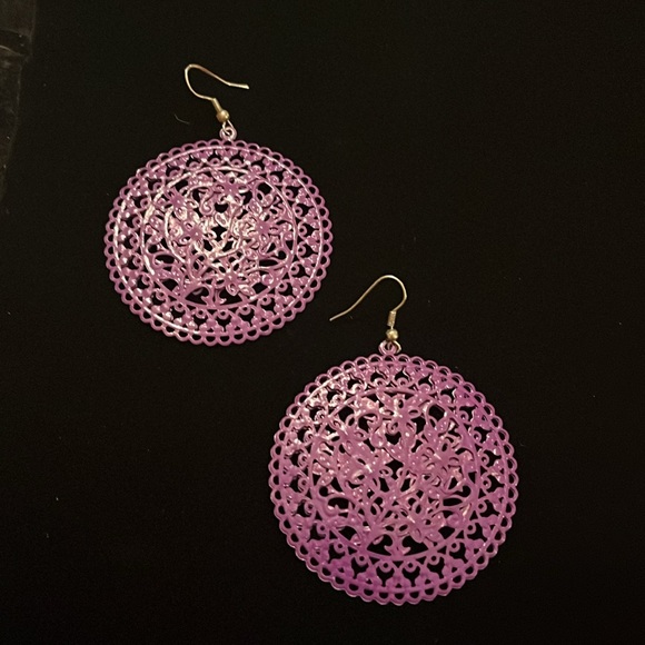 Purple Lace-like Round Dangly  Earrings - Picture 6 of 17